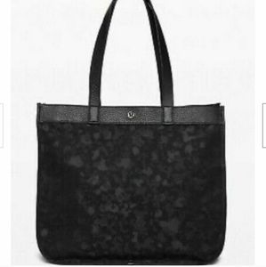 Lululemon Now And Always Tote Large